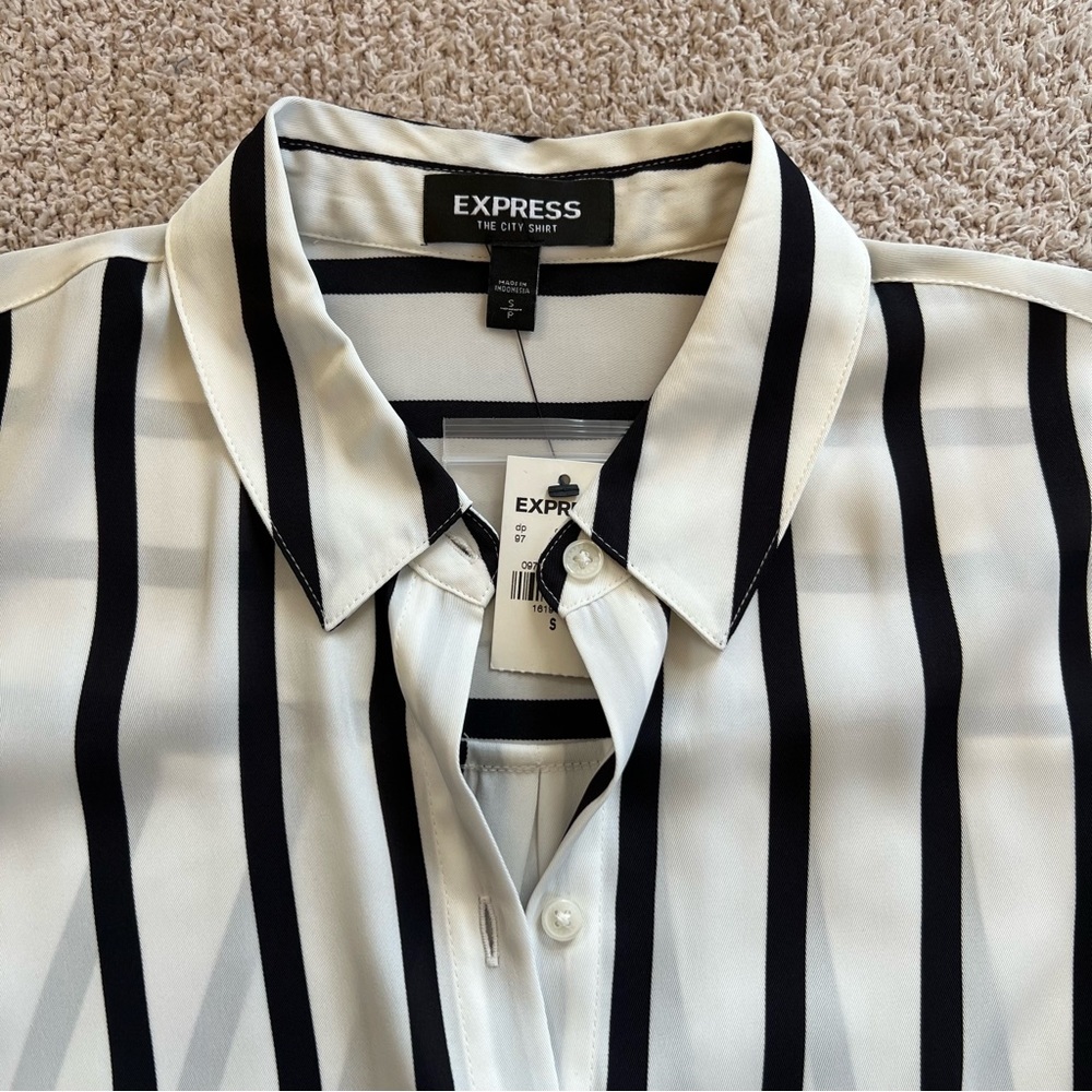 Express, button down shirt, size small - Picture 2 of 12